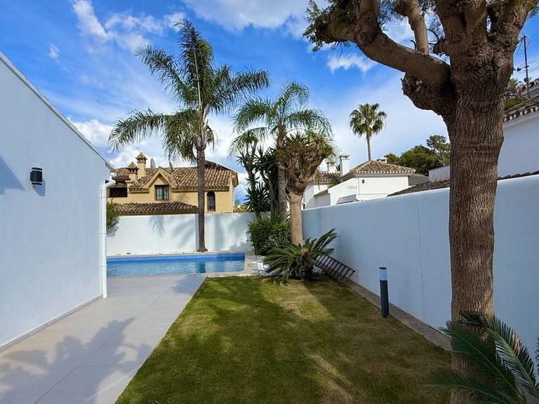 Villa for Sale in Nueva Andalucía, Malaga 47