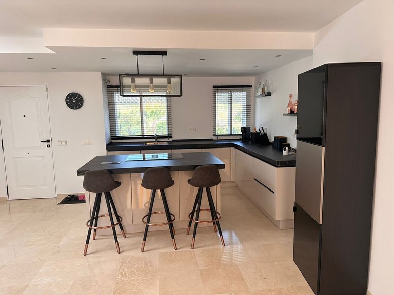 Apartment for Sale in New Golden Mile, Malaga 11