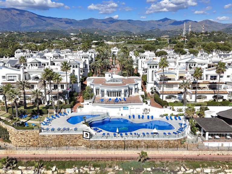 Apartment for Sale in New Golden Mile, Malaga 2