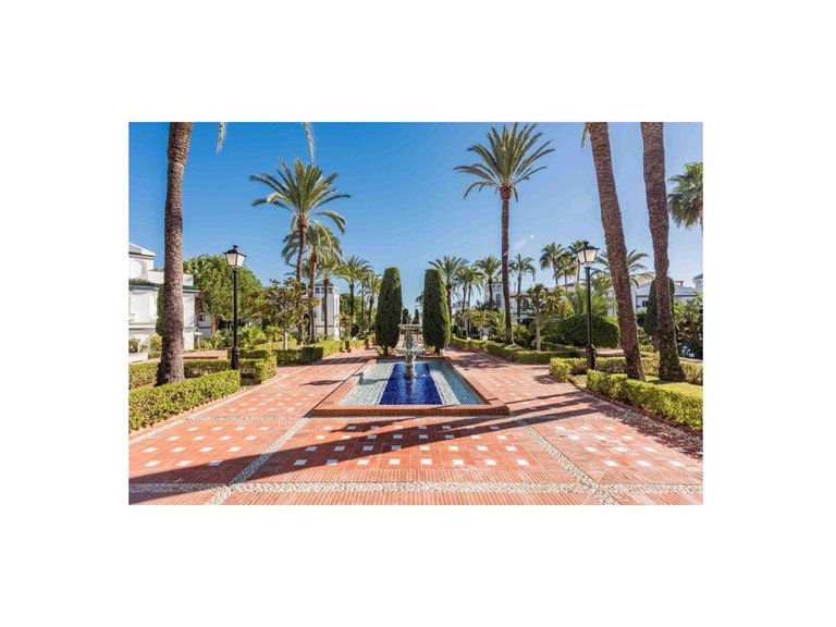 Apartment for Sale in New Golden Mile, Malaga 31