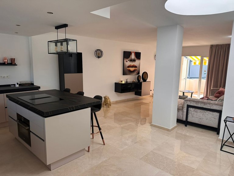 Apartment for Sale in New Golden Mile, Malaga 4