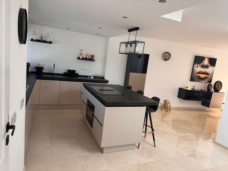 Apartment for Sale in New Golden Mile, Malaga 7