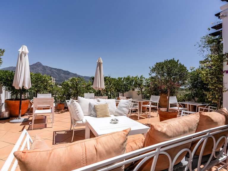 Apartment for Sale in Nueva Andalucía, Malaga 1