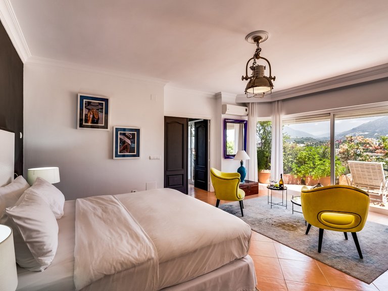 Apartment for Sale in Nueva Andalucía, Malaga 15