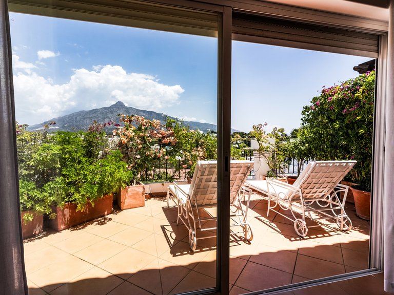 Apartment for Sale in Nueva Andalucía, Malaga 19
