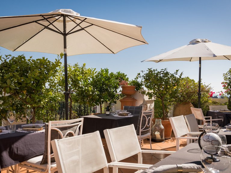 Apartment for Sale in Nueva Andalucía, Malaga 20