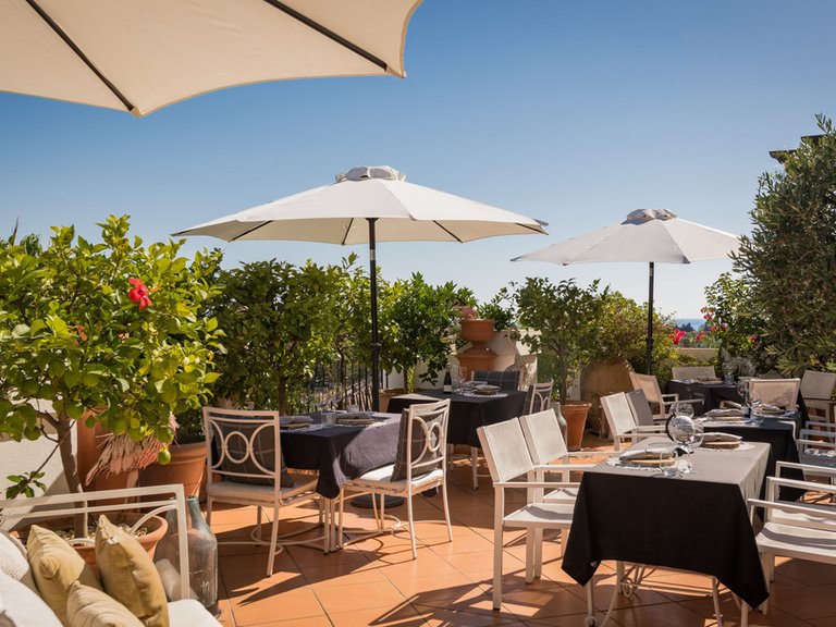 Apartment for Sale in Nueva Andalucía, Malaga 21