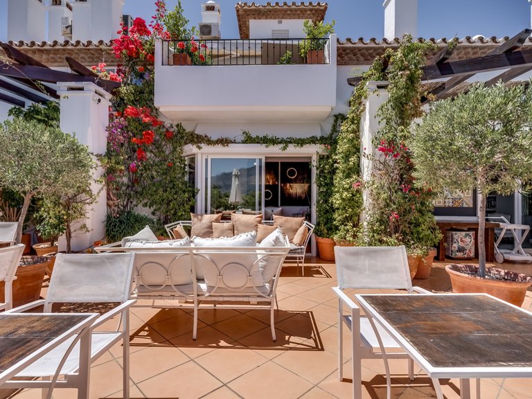 Apartment for Sale in Nueva Andalucía, Malaga 6