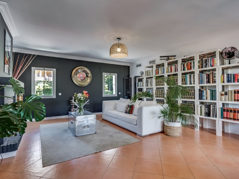 Apartment for Sale in Nueva Andalucía, Malaga 9