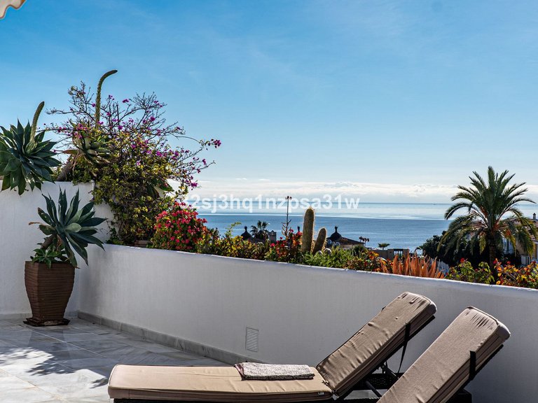 Apartment for Sale in Guadalmina Baja, Malaga 1