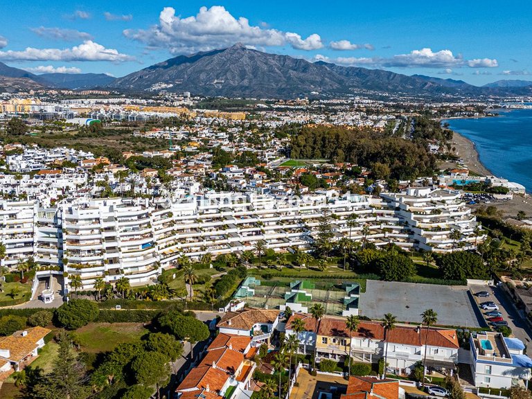 Apartment for Sale in Guadalmina Baja, Malaga 18
