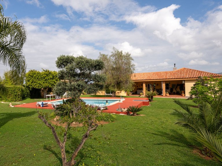 Villa for Sale in Alhaurín El Grande, Malaga 1