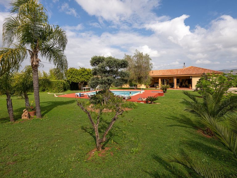 Villa for Sale in Alhaurín El Grande, Malaga 19