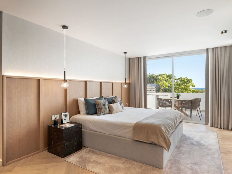 Town House for Sale in The Golden Mile, Malaga 11