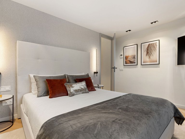 Town House for Sale in The Golden Mile, Malaga 14