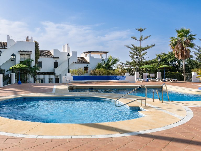 Town House for Sale in The Golden Mile, Malaga 41