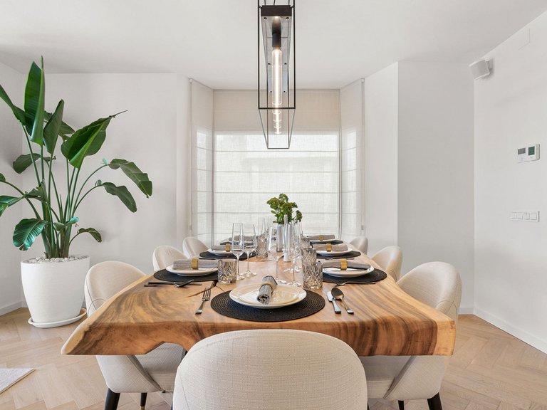 Town House for Sale in The Golden Mile, Malaga 5