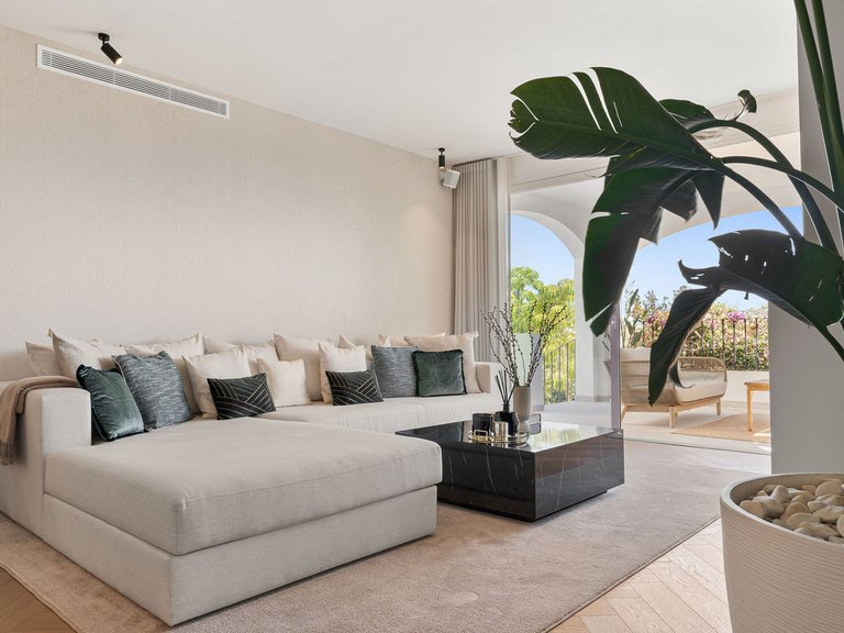 Town House for Sale in The Golden Mile, Malaga 6