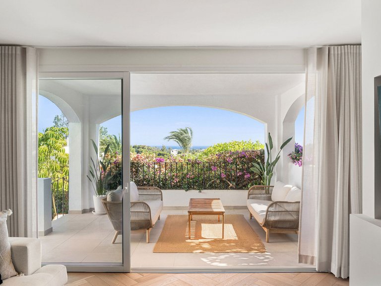 Town House for Sale in The Golden Mile, Malaga 7