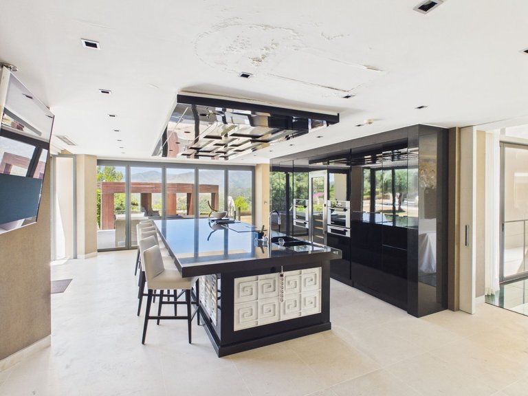 Villa for Sale in La Zagaleta, Malaga 22