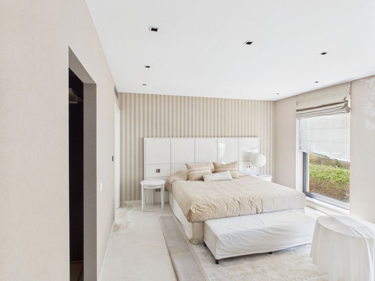 Villa for Sale in La Zagaleta, Malaga 24