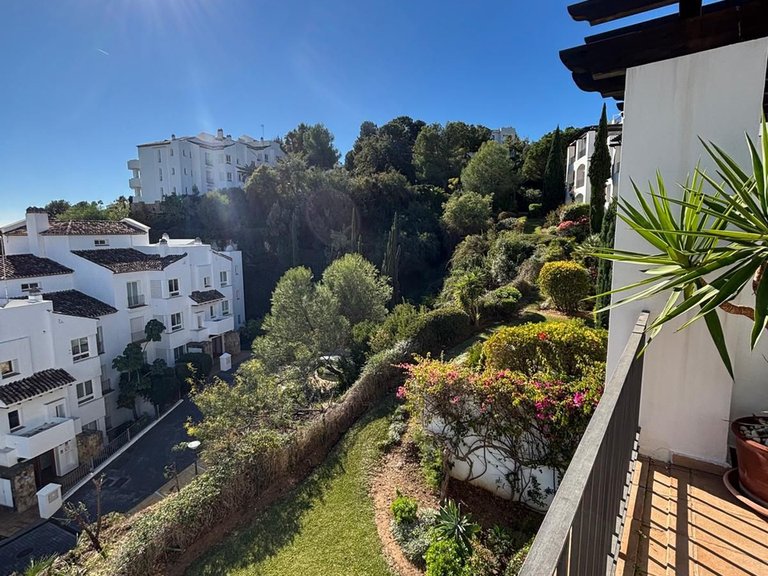 Apartment for Sale in La Quinta, Malaga 31