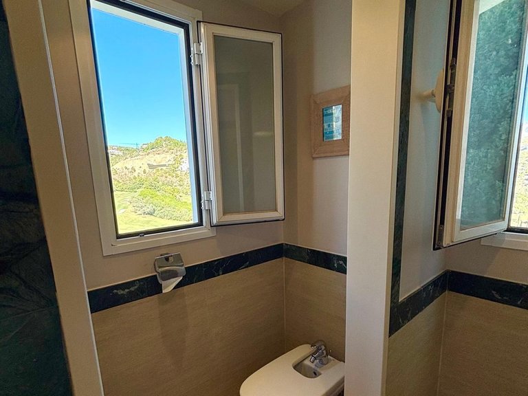 Apartment for Sale in La Quinta, Malaga 6