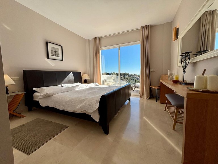 Apartment for Sale in La Quinta, Malaga 7