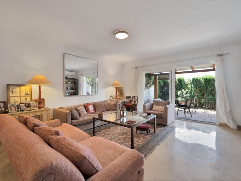 Villa for Sale in Nagüeles, Malaga 2