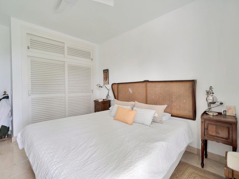 Villa for Sale in Nagüeles, Malaga 25