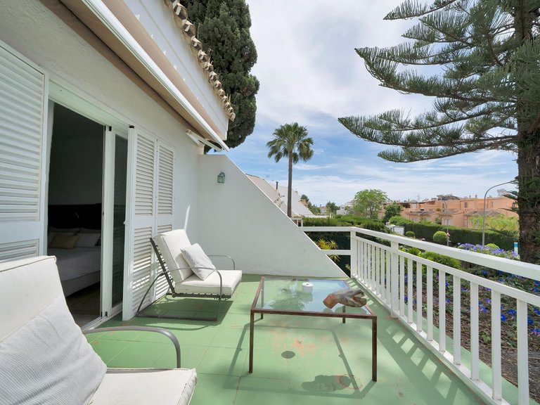 Villa for Sale in Nagüeles, Malaga 31