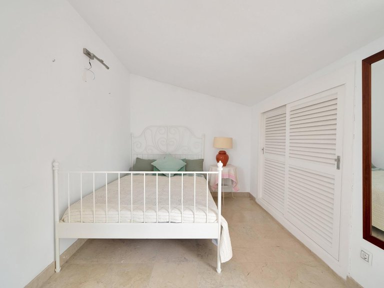 Villa for Sale in Nagüeles, Malaga 38