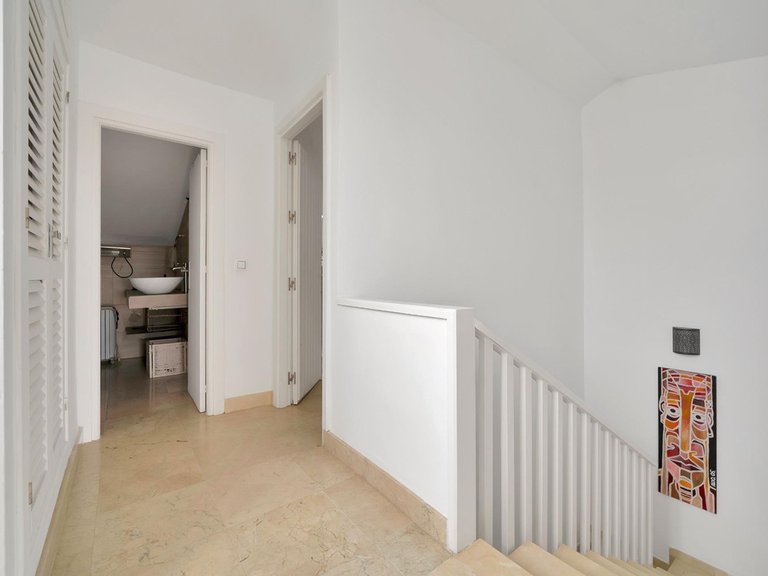 Villa for Sale in Nagüeles, Malaga 45