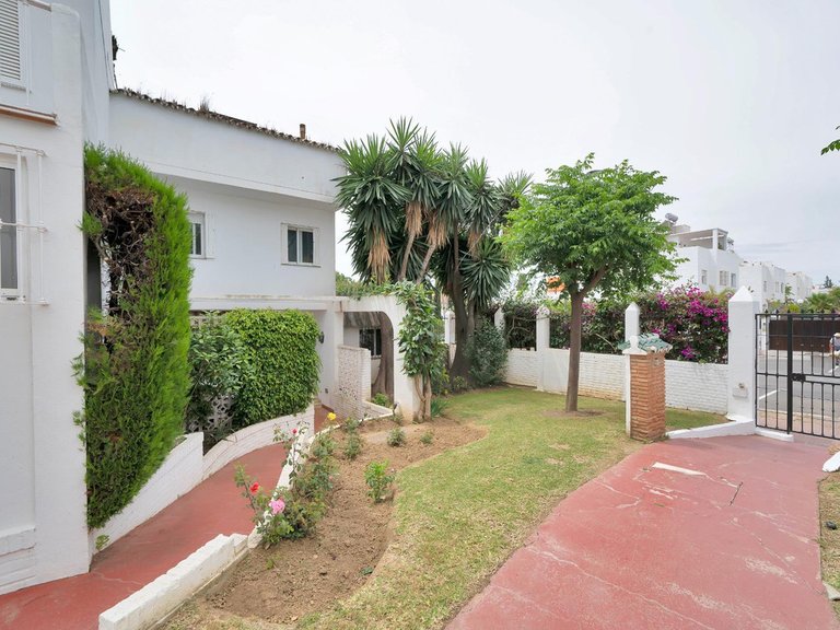 Villa for Sale in Nagüeles, Malaga 47