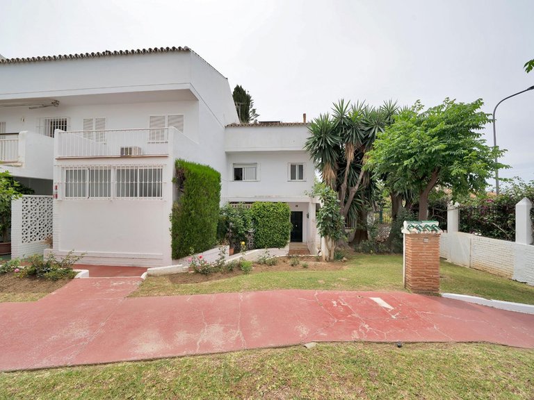 Villa for Sale in Nagüeles, Malaga 49