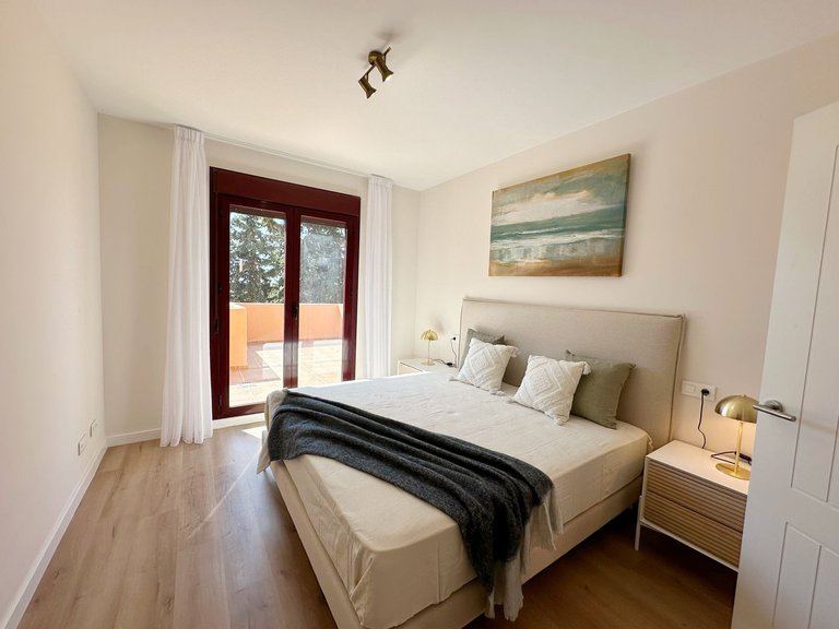 Apartment for Sale in El Paraiso, Malaga 11
