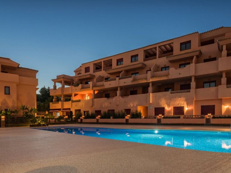 Apartment for Sale in El Paraiso, Malaga 15