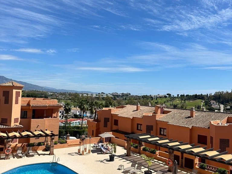 Apartment for Sale in El Paraiso, Malaga 6