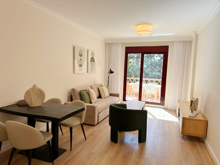 Apartment for Sale in El Paraiso, Malaga 8