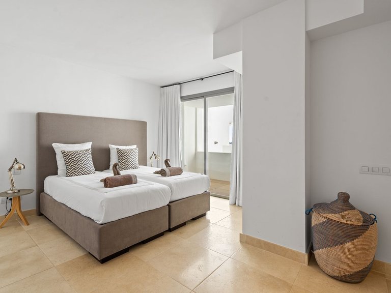 Apartment for Sale in Los Flamingos, Malaga 11