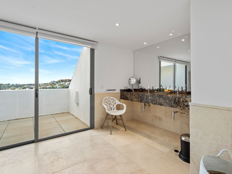 Apartment for Sale in Los Flamingos, Malaga 17