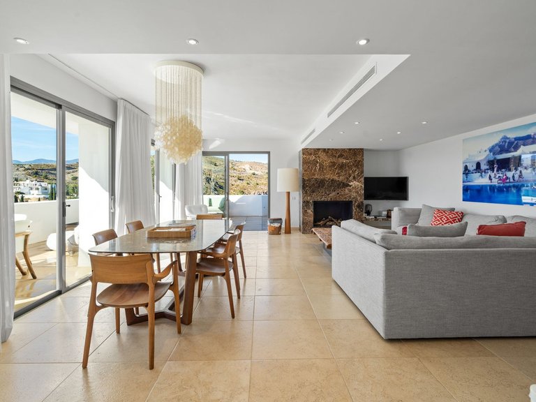 Apartment for Sale in Los Flamingos, Malaga 3