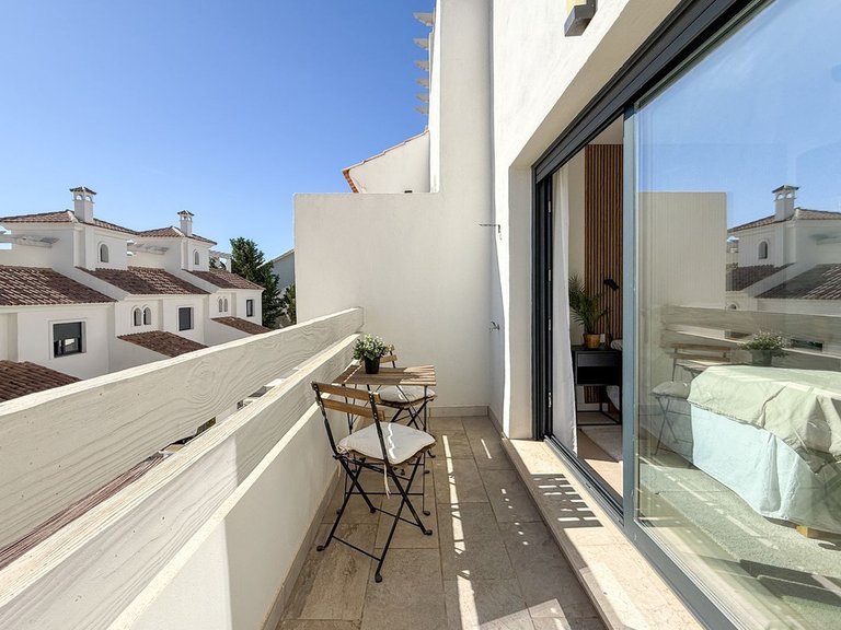 Villa for Sale in El Paraiso, Malaga 28