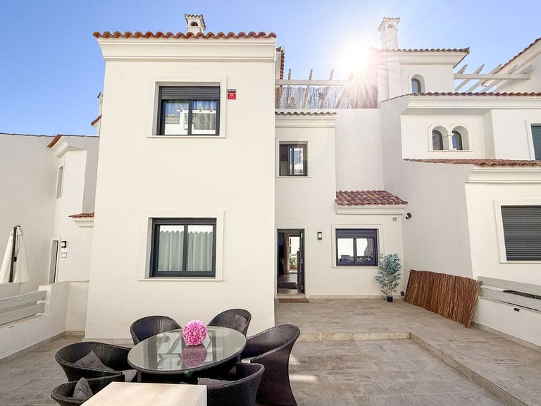 Villa for Sale in El Paraiso, Malaga 39