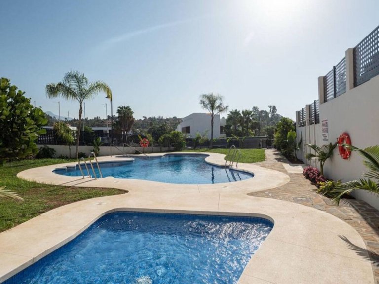Villa for Sale in El Paraiso, Malaga 44