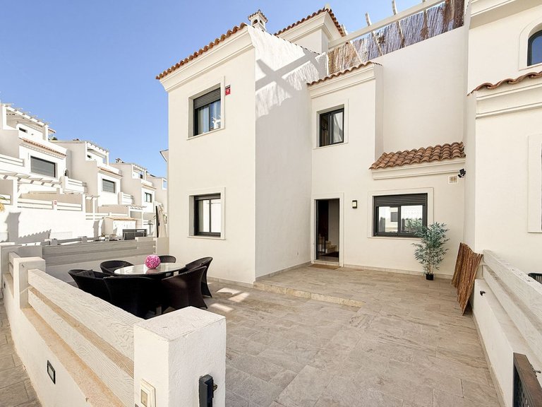 Villa for Sale in El Paraiso, Malaga 45
