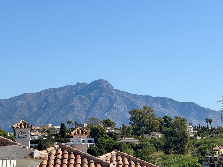 Villa for Sale in El Paraiso, Malaga 7