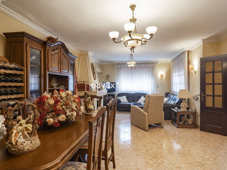 Villa for Sale in Ciudad Jardín, Malaga 12