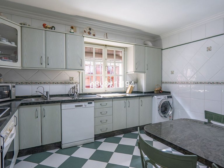 Villa for Sale in Ciudad Jardín, Malaga 17