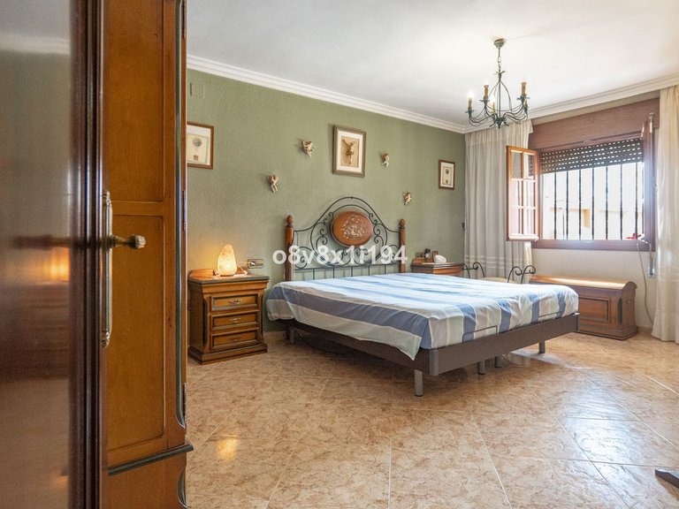 Villa for Sale in Ciudad Jardín, Malaga 18